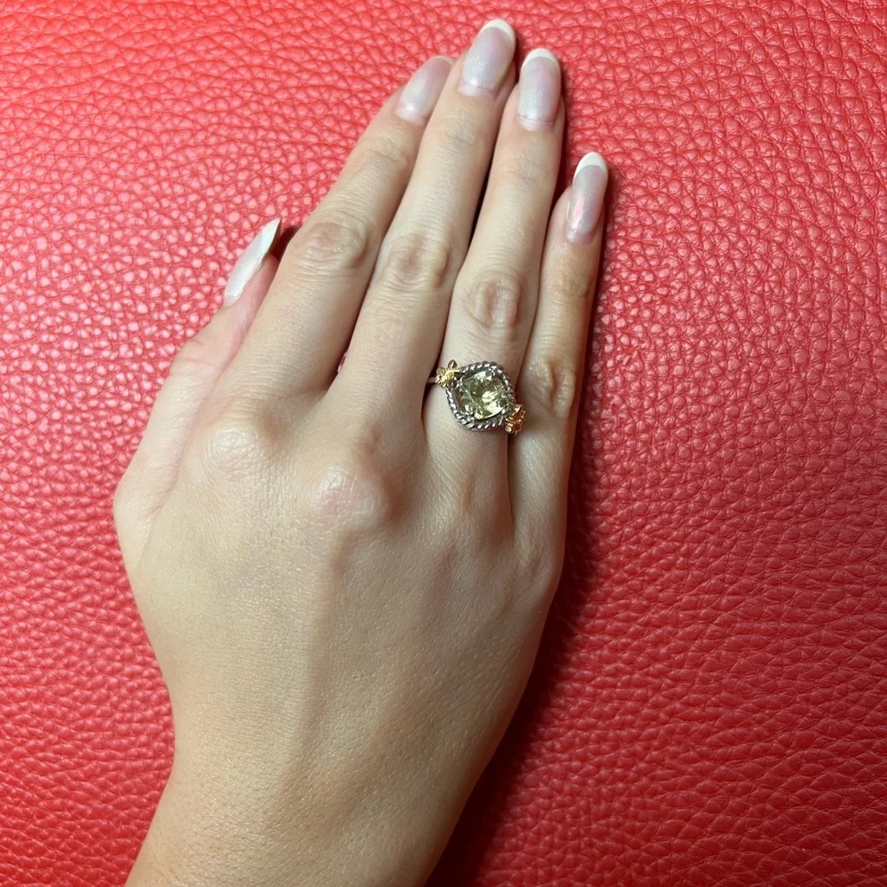 VIOLA ring green amethyst stone v
18K 0.03T W - Picture 2 of 6